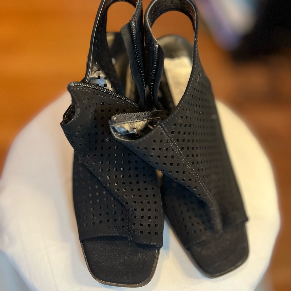 Forever 21 Black Perforated Sandals